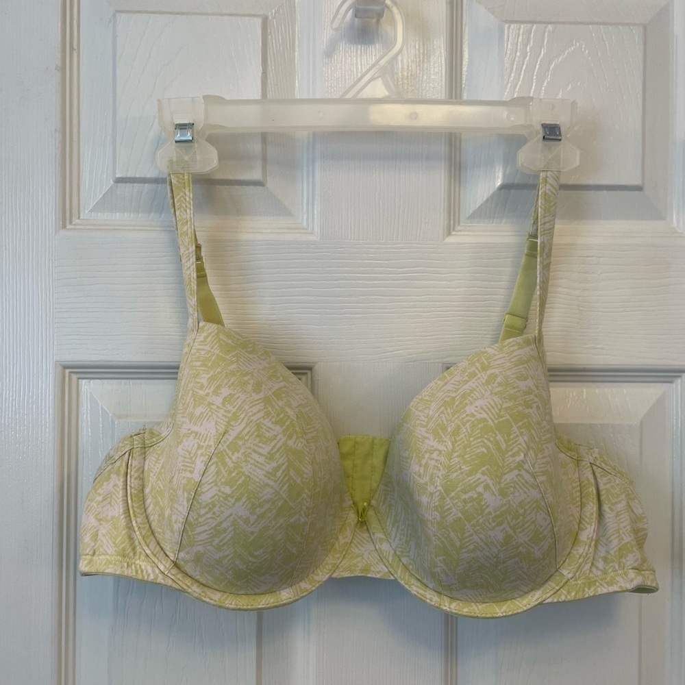 Cacique Lightly Lined 44C underwire. Line green
